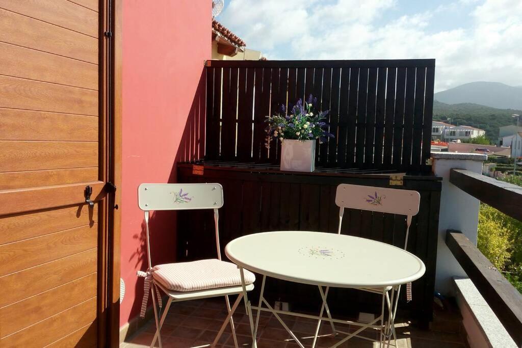 דירות Viddalba Casa Francesca מראה חיצוני תמונה